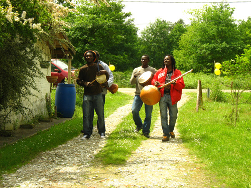 Djelikan : les musiciens arrivent